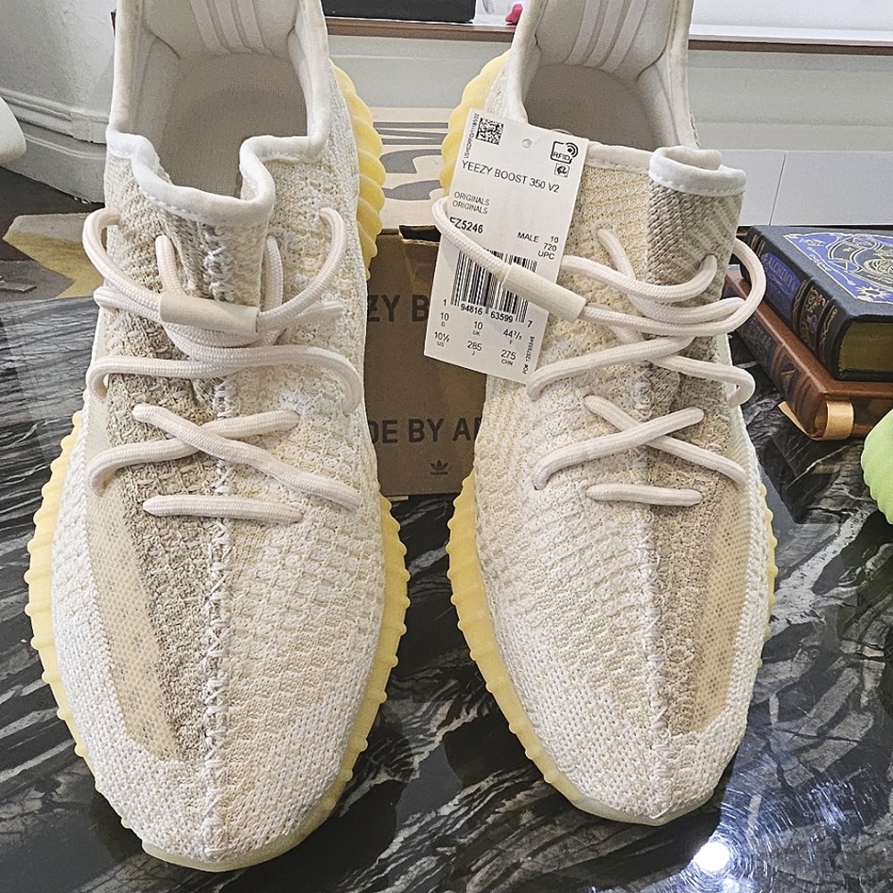 YEEZY BOOST 350 V2 (NATURAL COLORWAY)